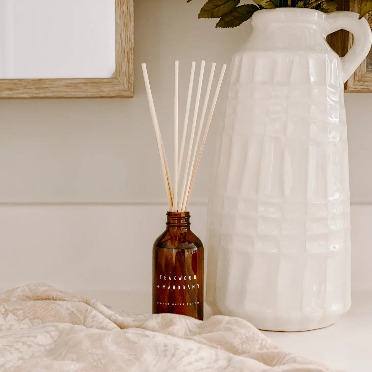 Teakwood And Mahogany Reed Diffuser