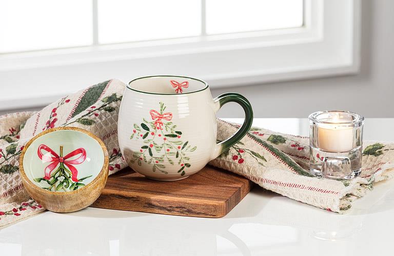 Mistletoe Stoneware Ball Mug