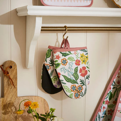 Petals + Prose Cotton Microwave Mitts Pair in Pink